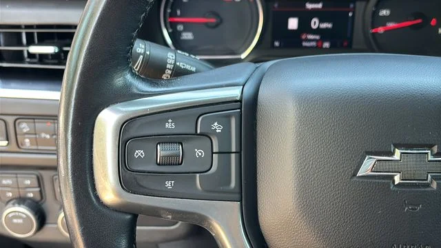 Used 2021 Gray Chevrolet Z71 image 22
