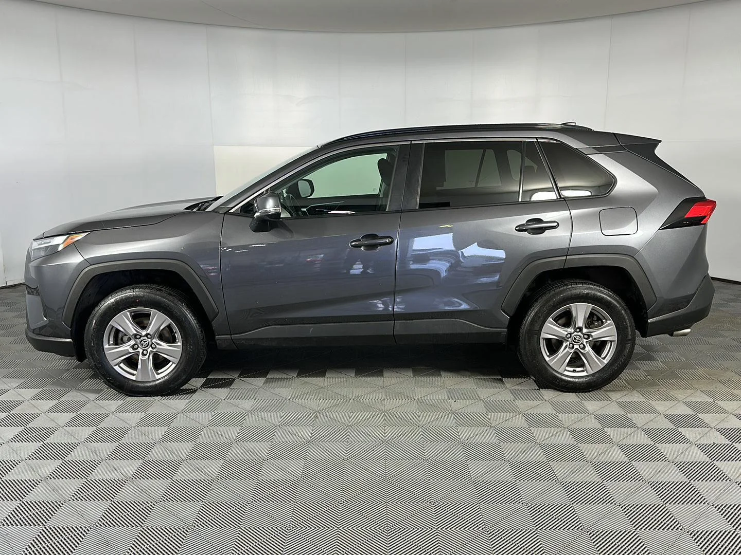 Used 2022 Magnetic Gray Metallic Toyota XLE image 5