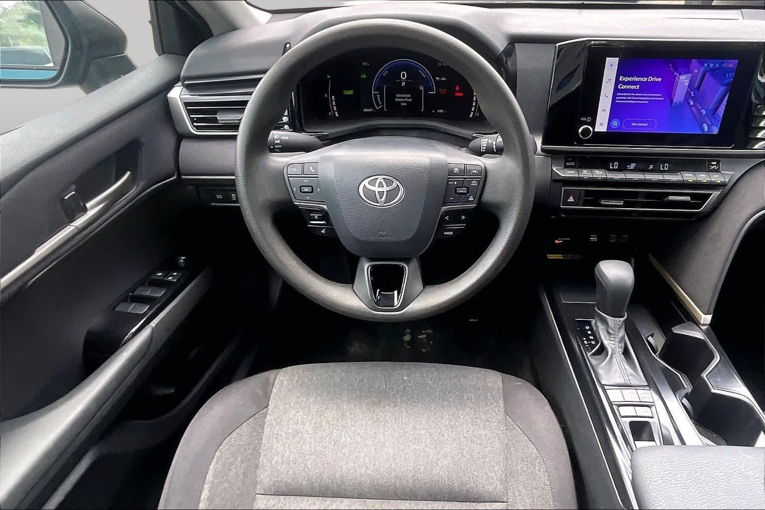 Used 2025 Ocean Gem Toyota LE image 6