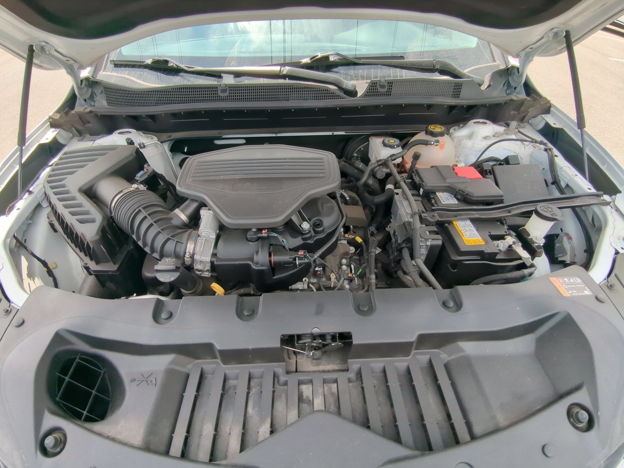 Used 2024 Summit White Chevrolet LT image 32