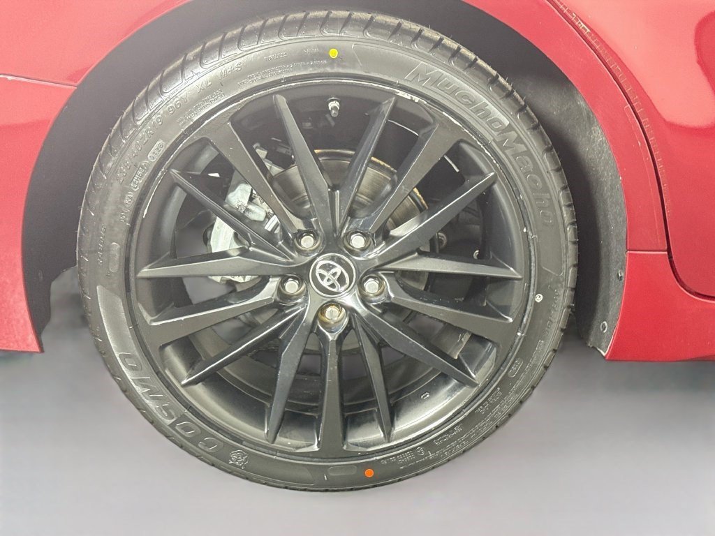 Used 2018 Wind Chill Pearl Toyota XSE V6 image 29