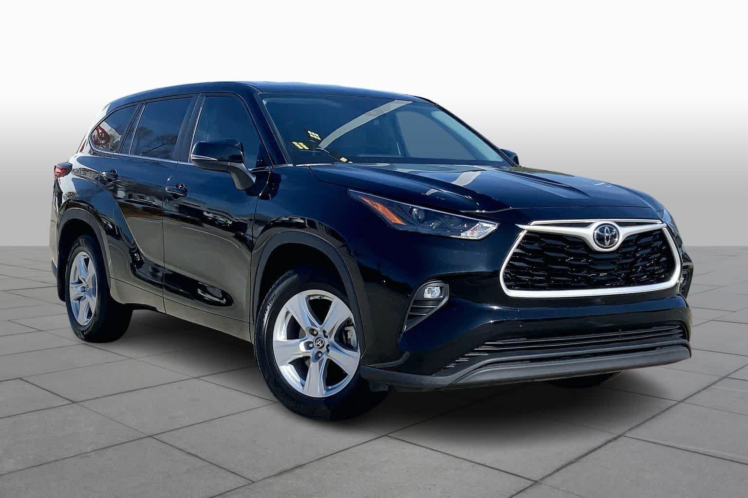 Used 2023 Midnight Black Metallic Toyota LE image 5