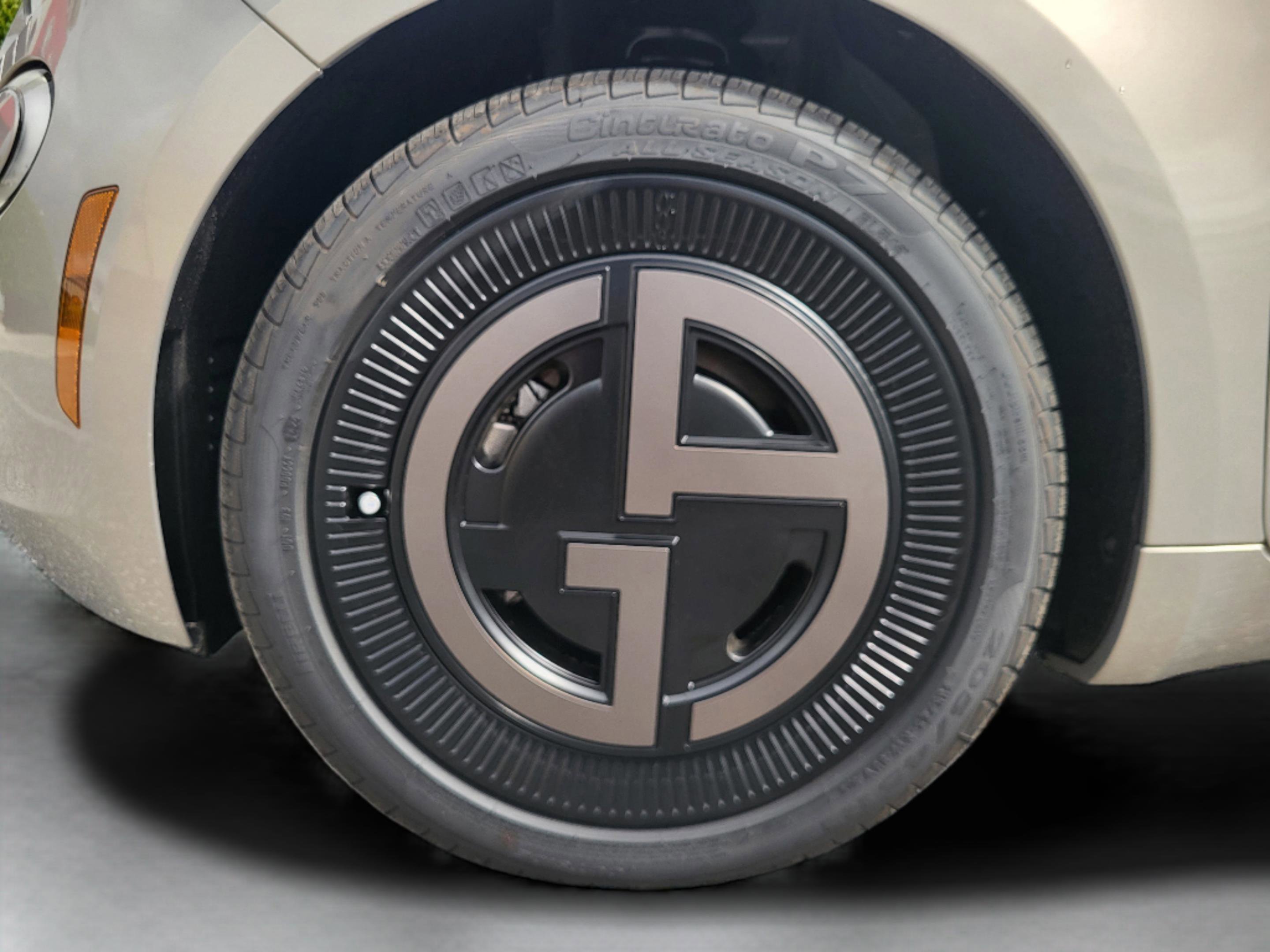 2025 FIAT 500e Base - Photo 10