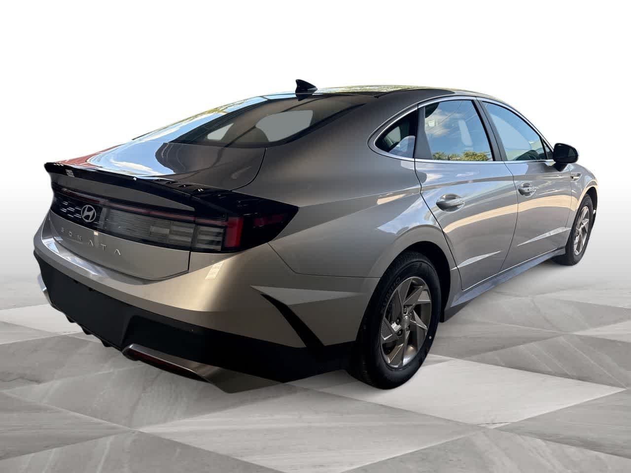 New 2026 Aero Silver Hyundai SE image 8