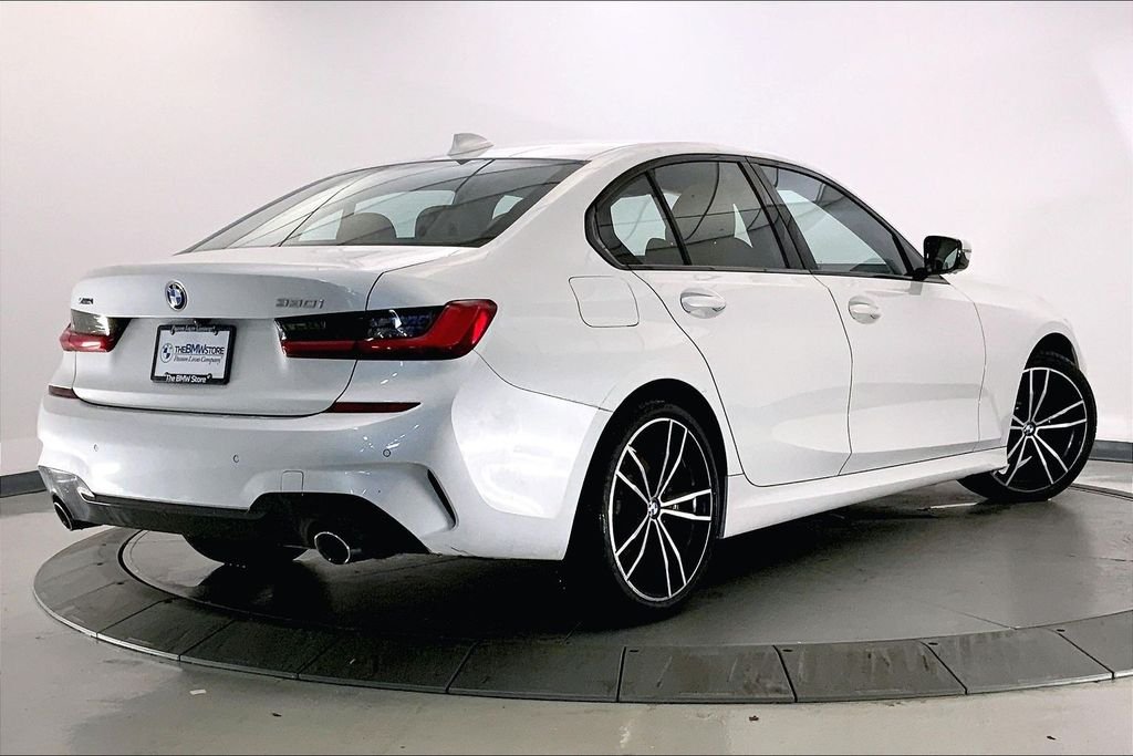 Used 2021 Mineral White Metallic BMW  image 12