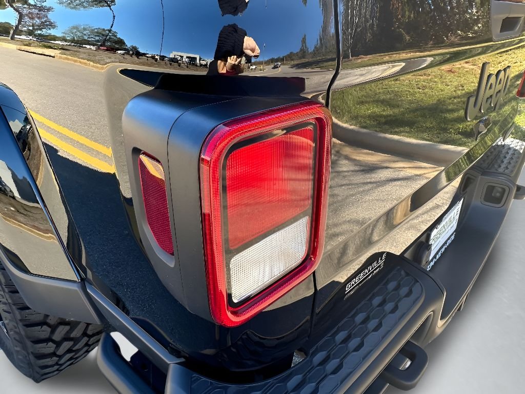 Certified Used 2023 Black Clearcoat Jeep Freedom image 23