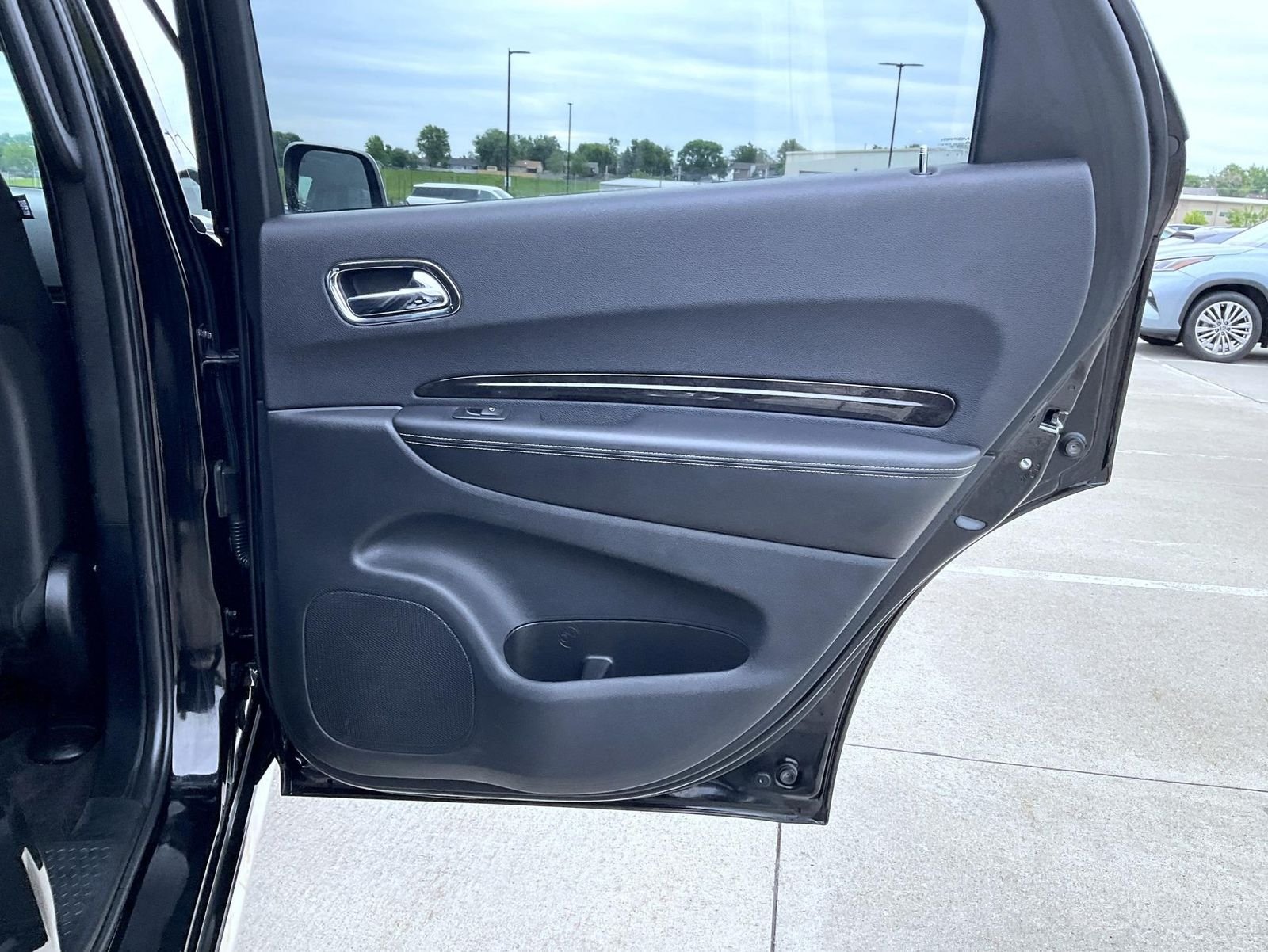 Used 2017 Black Dodge Citadel image 23