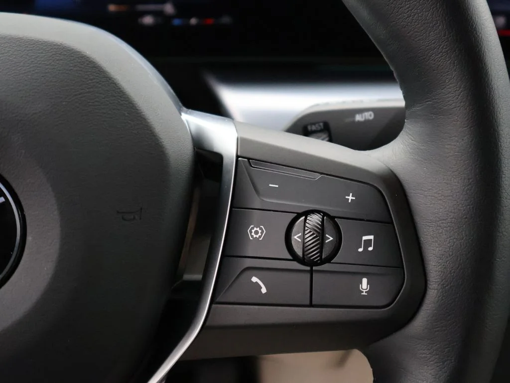 Used 2025 Gray BMW xDrive28i image 35