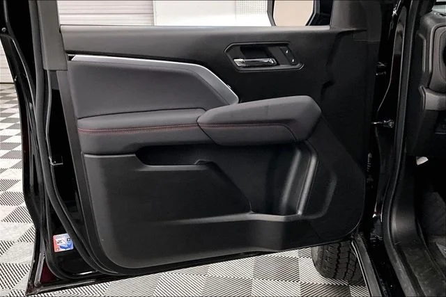 Used 2024 Black Chevrolet Z71 image 19