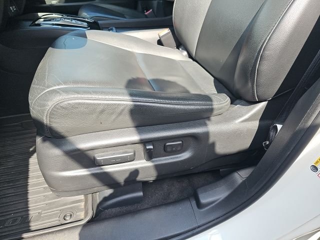 Used 2021 White Honda Touring image 18