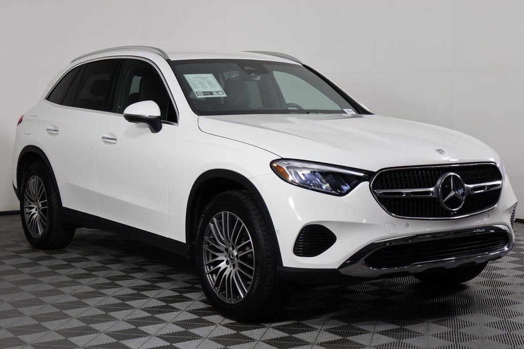 Certified Used 2026 Polar White Mercedes-Benz GLC 300 image 3