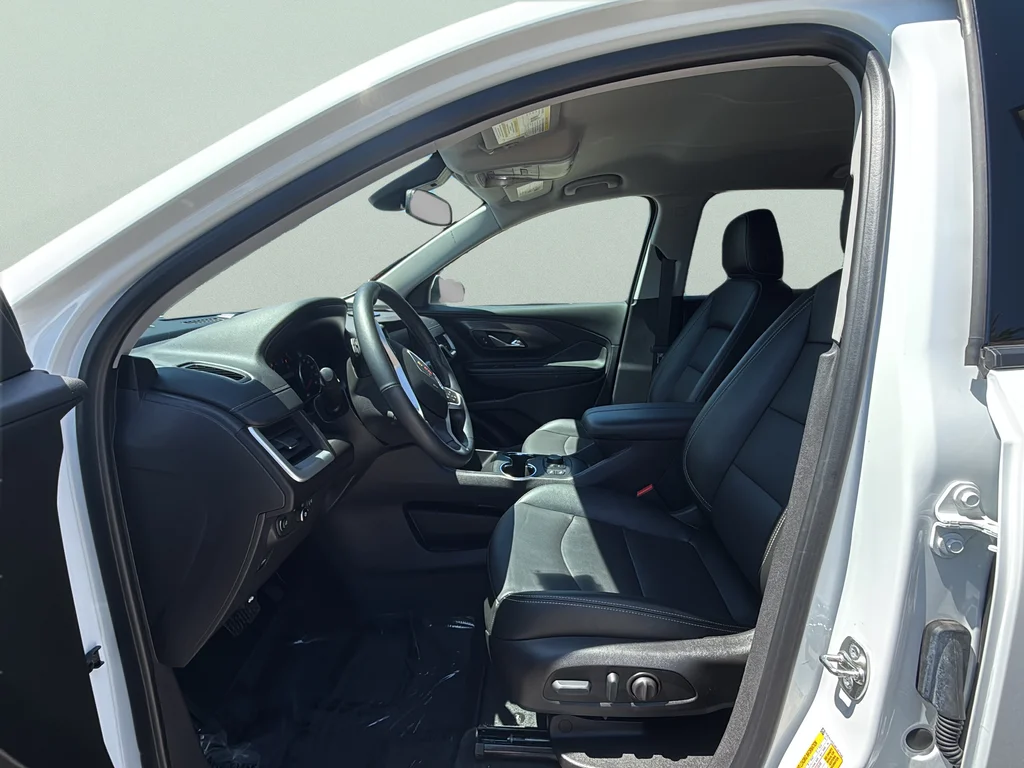 Used 2024 Summit White GMC SLT image 10