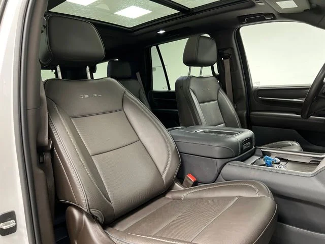 Used 2023 White GMC Denali image 57