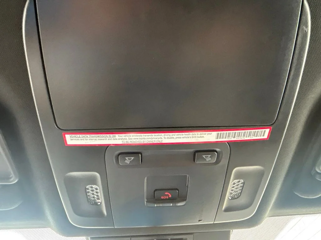 Used 2025  Toyota SE image 18