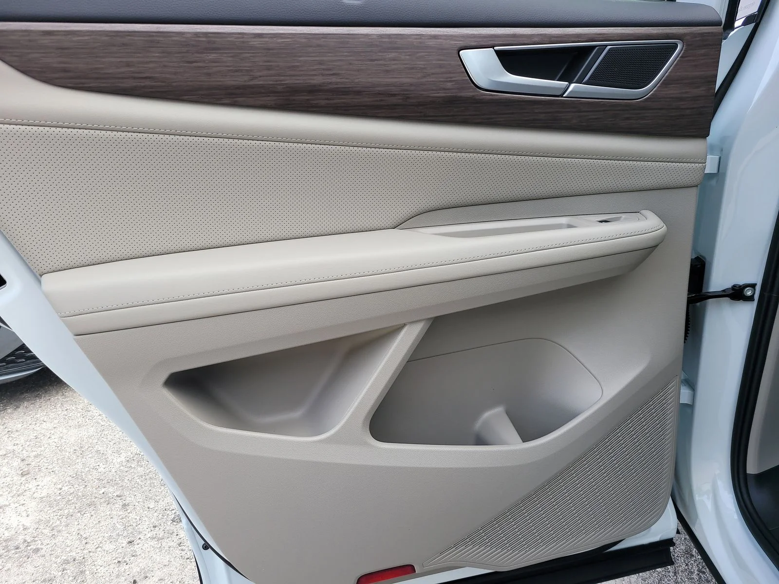 New 2026 Opal White Pearl Volkswagen 2.0T SEL image 11