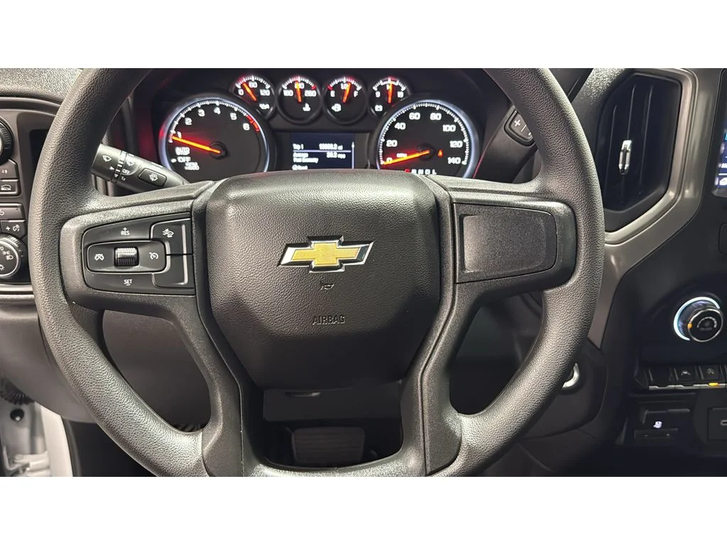 Used 2025 Summit White Chevrolet Custom image 21