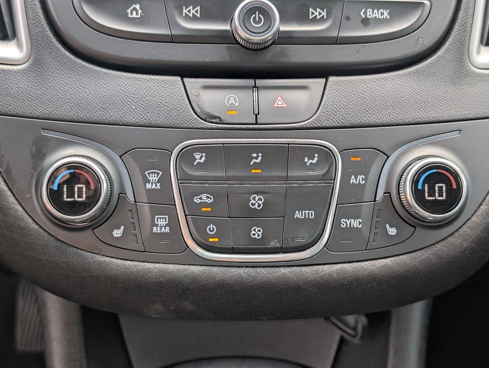 Used 2024 Summit White Chevrolet 1LT image 24