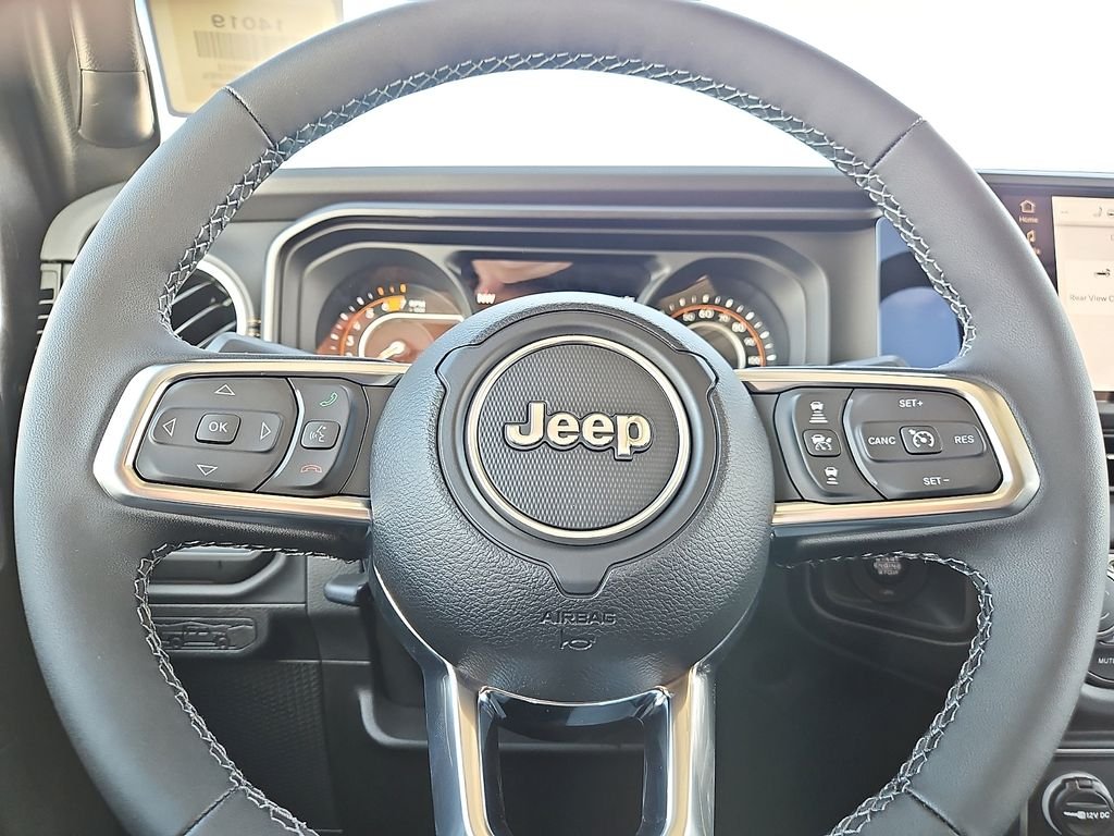 New 2026 Granite Crystal Metallic Clear-Coat Exterior Paint Jeep Sahara image 19
