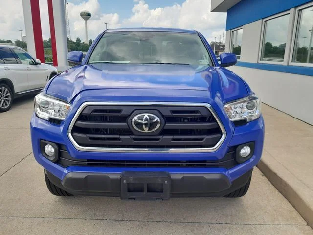 Used 2019 Gray Toyota SR5 image 4