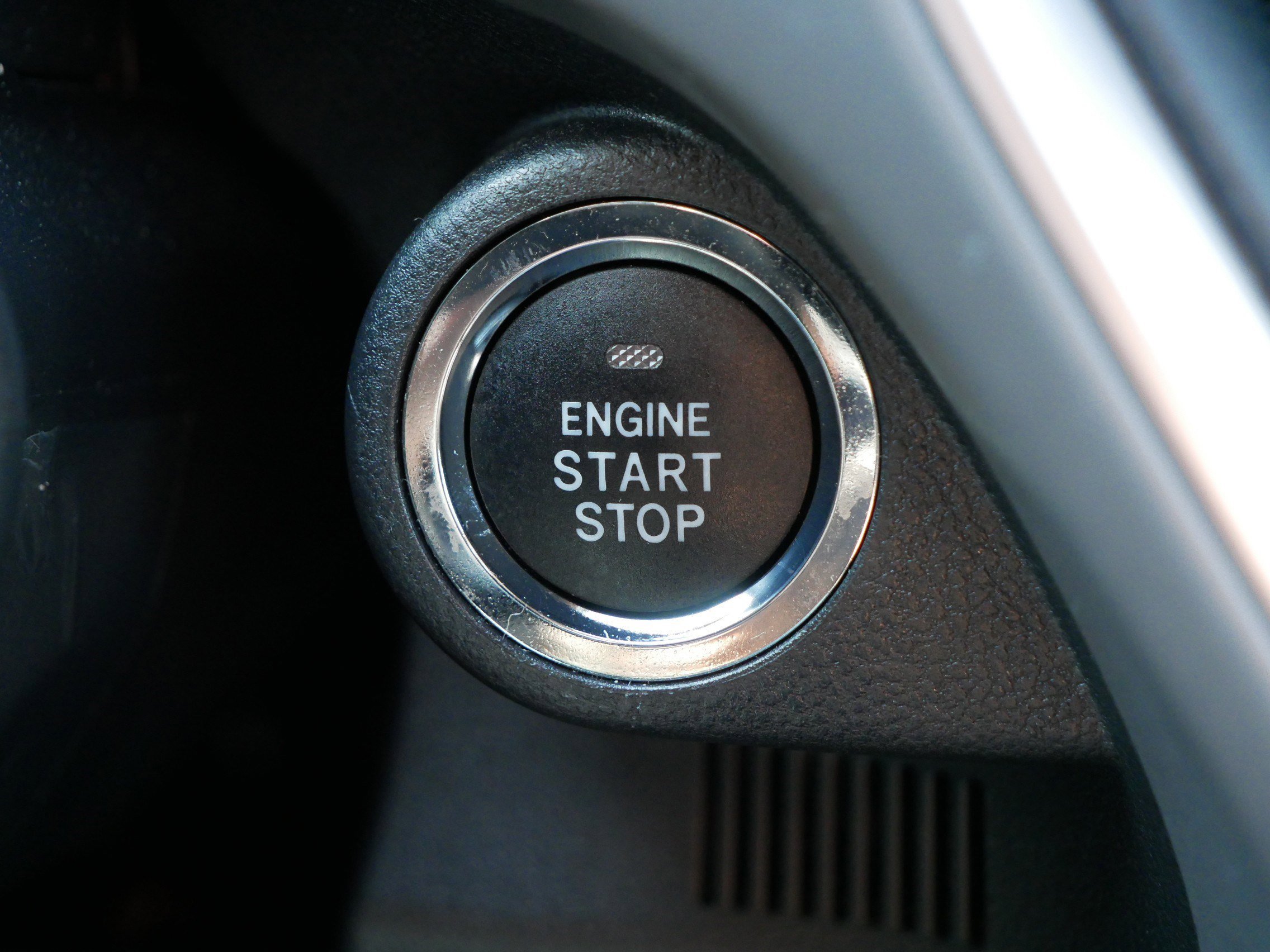 Used 2025 Magnetite Gray Metallic Subaru Premium image 29