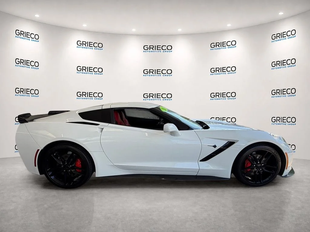 Used 2019 White Chevrolet Stingray image 10