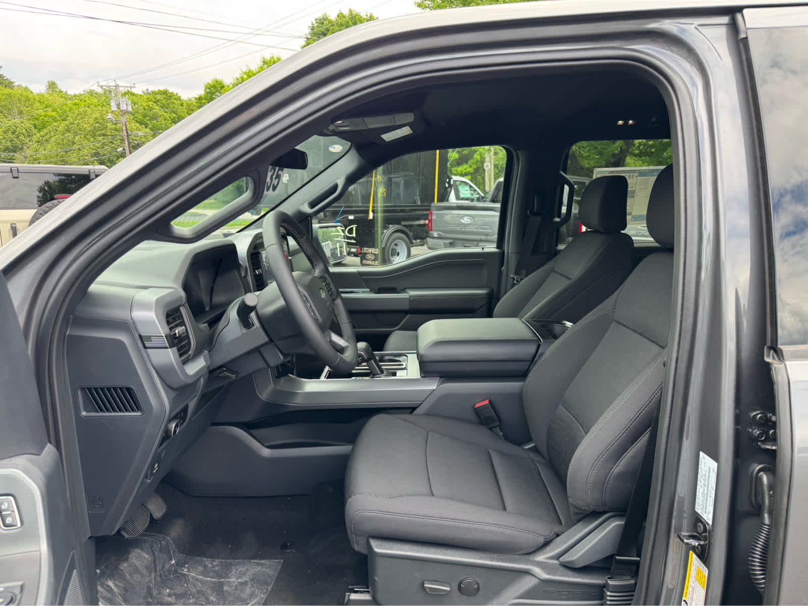New 2026 Carbonized Gray Metallic Ford XLT image 10