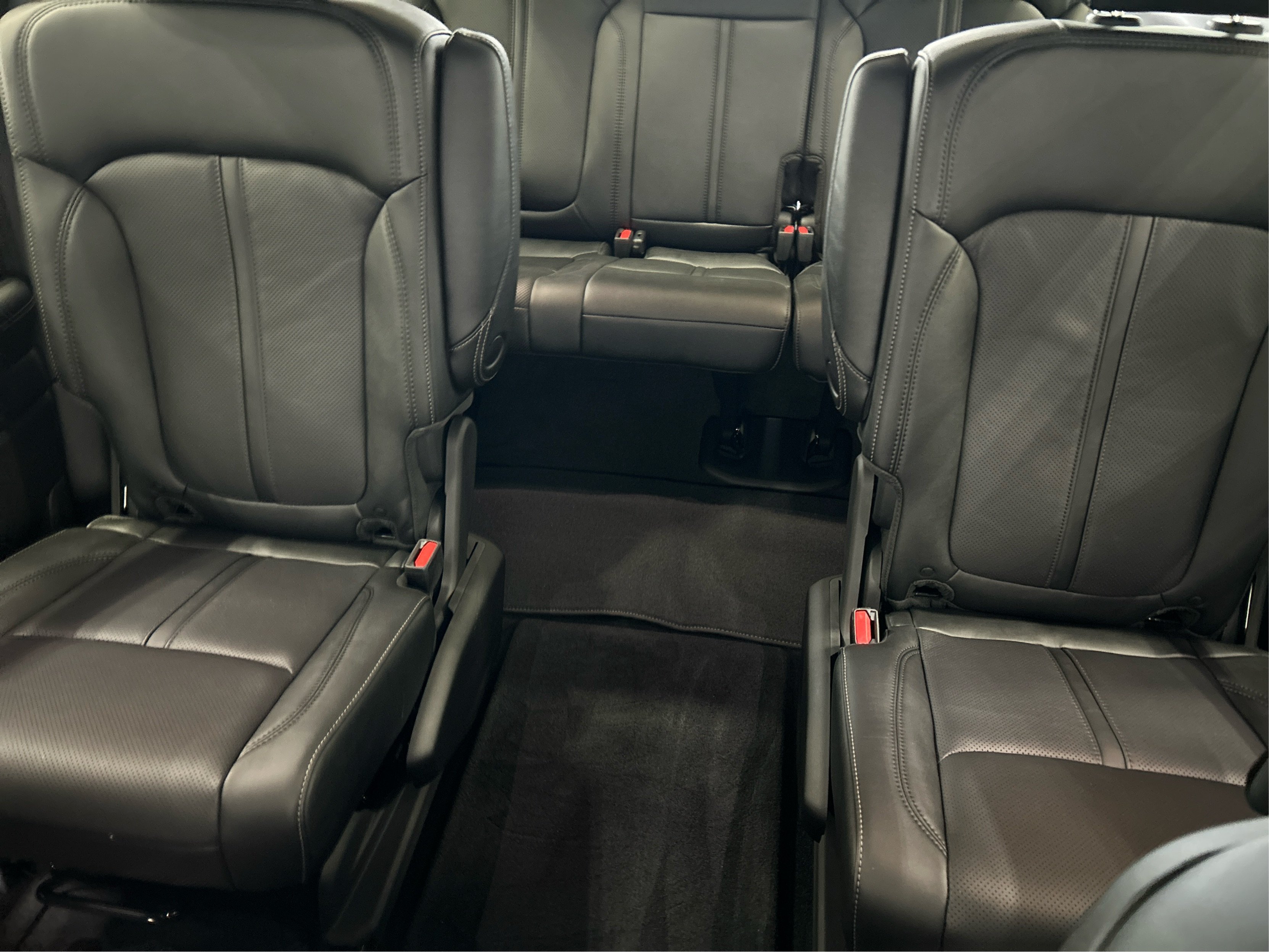 New 2026 Steel Blue Exterior Paint Jeep Limited Reserve image 13