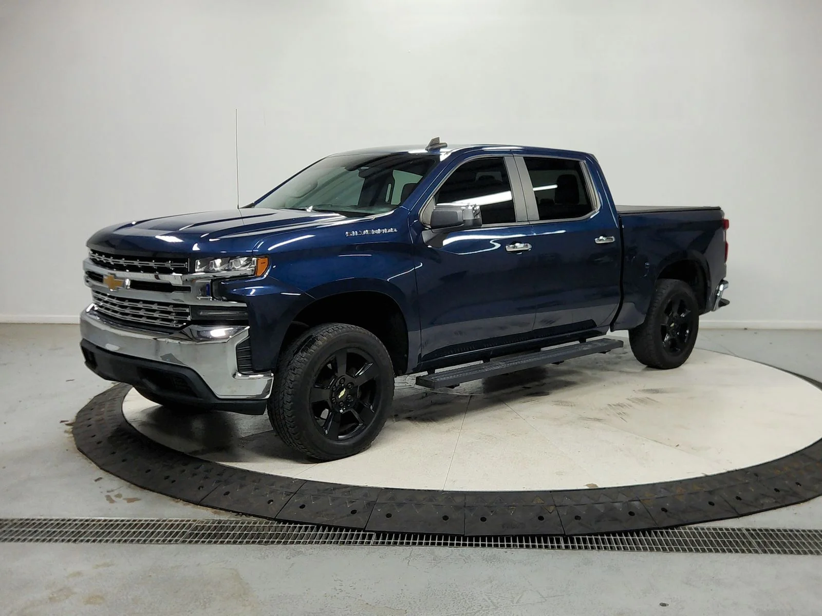 Used 2019 Northsky Blue Metallic Chevrolet LT image 4