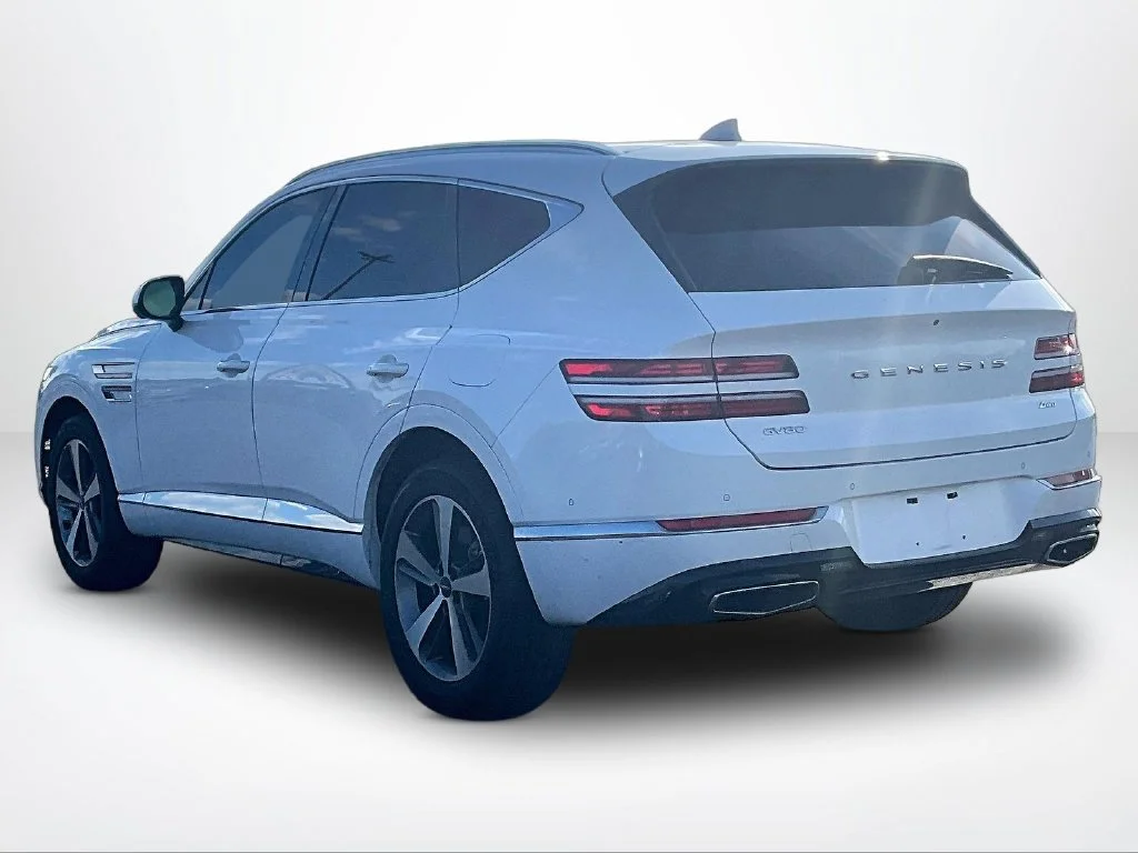 Used 2021 White Genesis 2.5T image 11