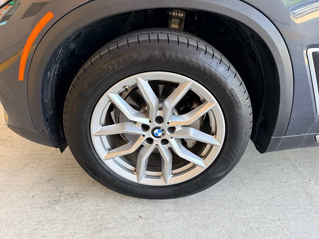Used 2022 Arctic Grey Metallic BMW xDrive40i image 30