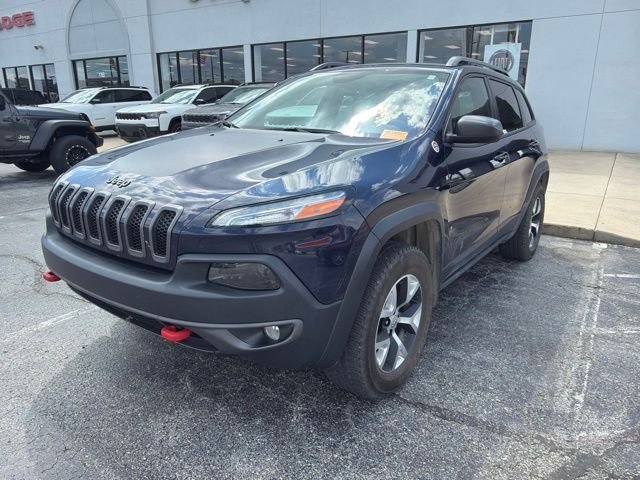 Used 2015 Blue Jeep Trailhawk image 2
