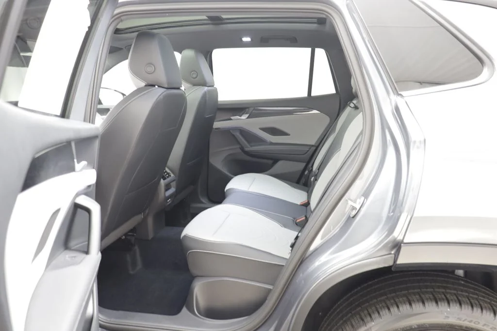 New 2026 Platinum Gray Volkswagen 2.0T SE R-Line Black image 14