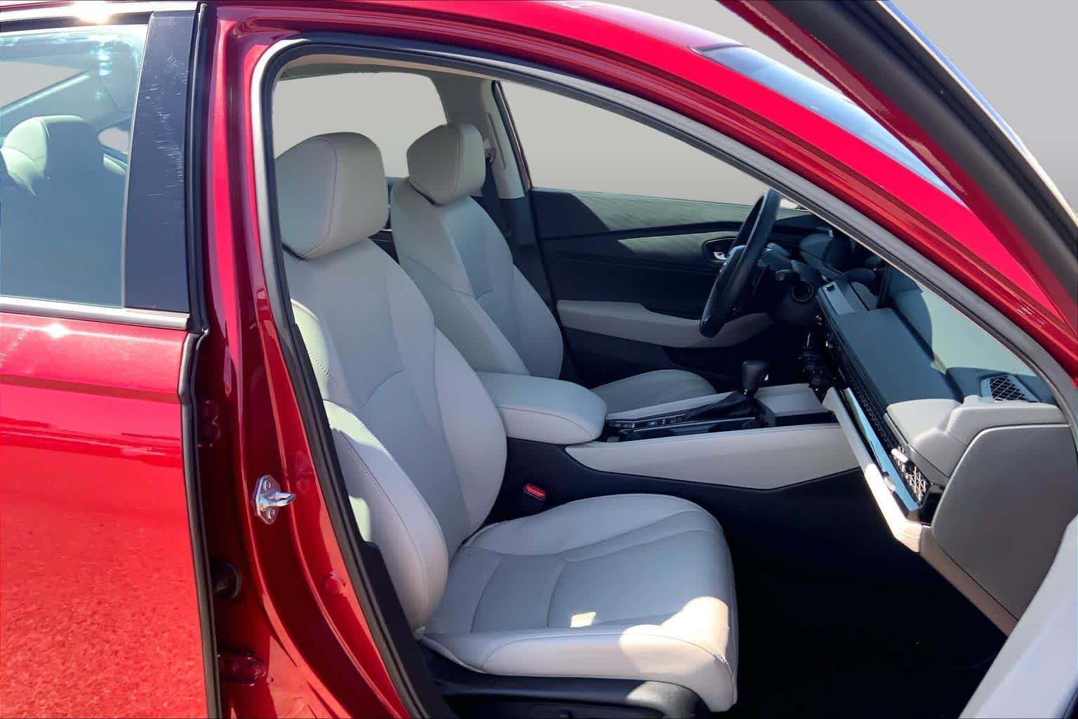 Used 2026 Radiant Red Metallic Honda EX-L image 9