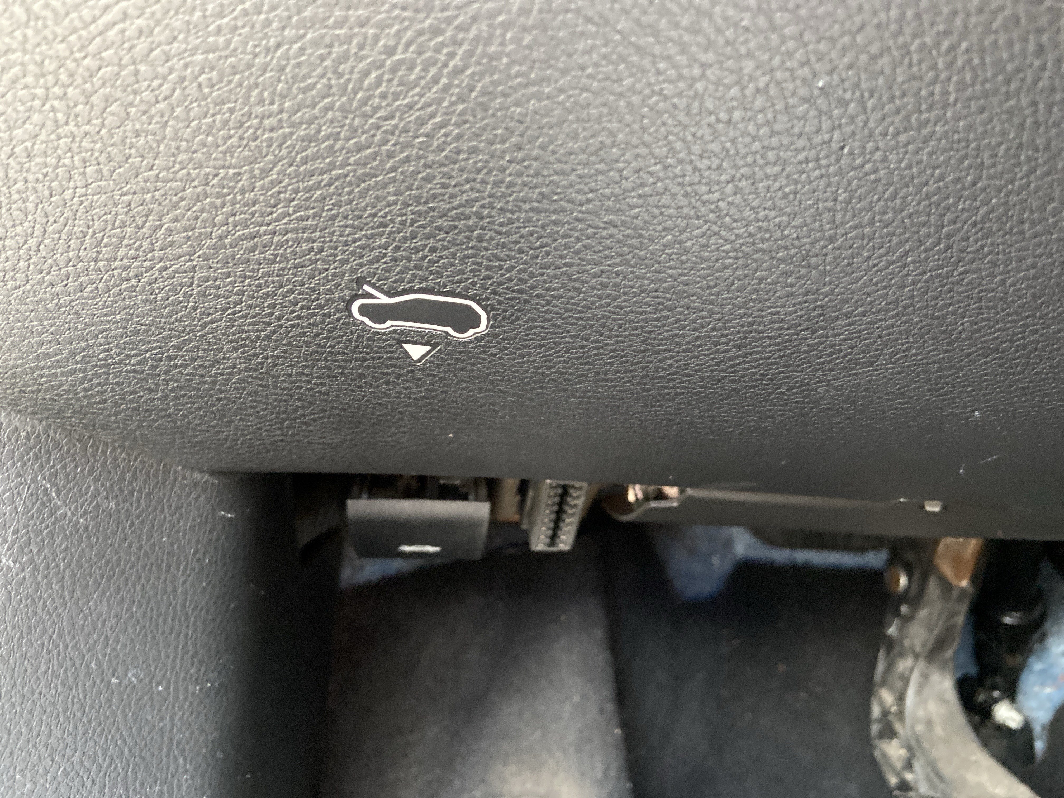 Used 2019 Billet Silver Metallic Clearcoat Jeep Latitude image 46