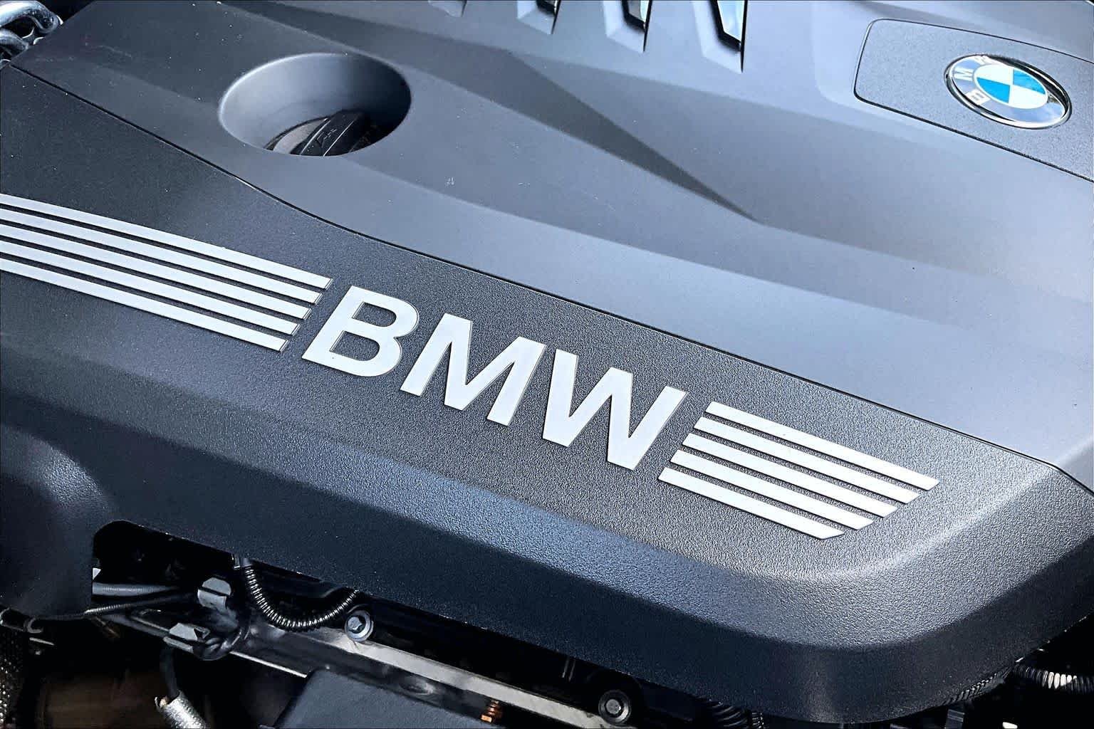 Used 2025 Brooklyn Grey Metallic BMW xDrive40i image 33