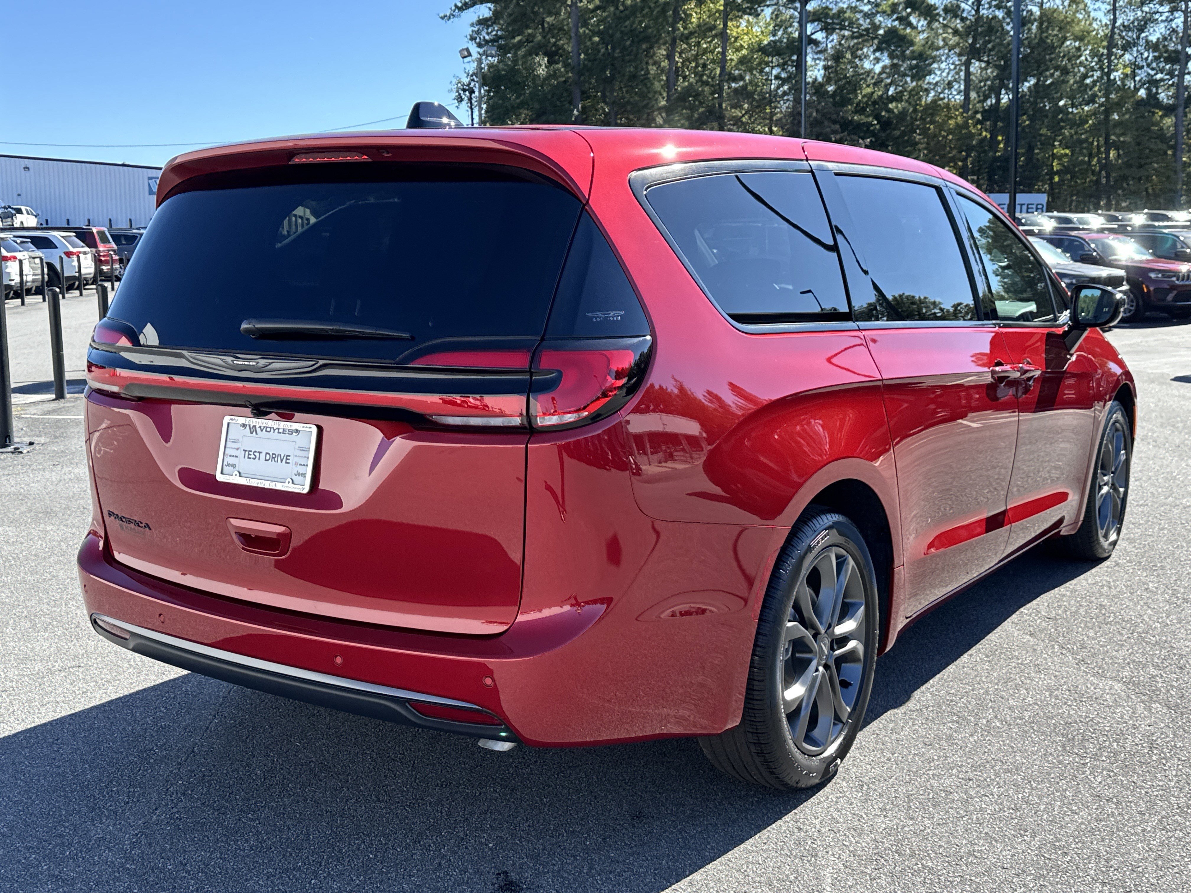 New 2026 Red Hot Pearlcoat Chrysler Select image 8