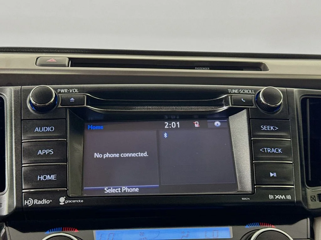 Used 2016 Super White Toyota XLE image 16