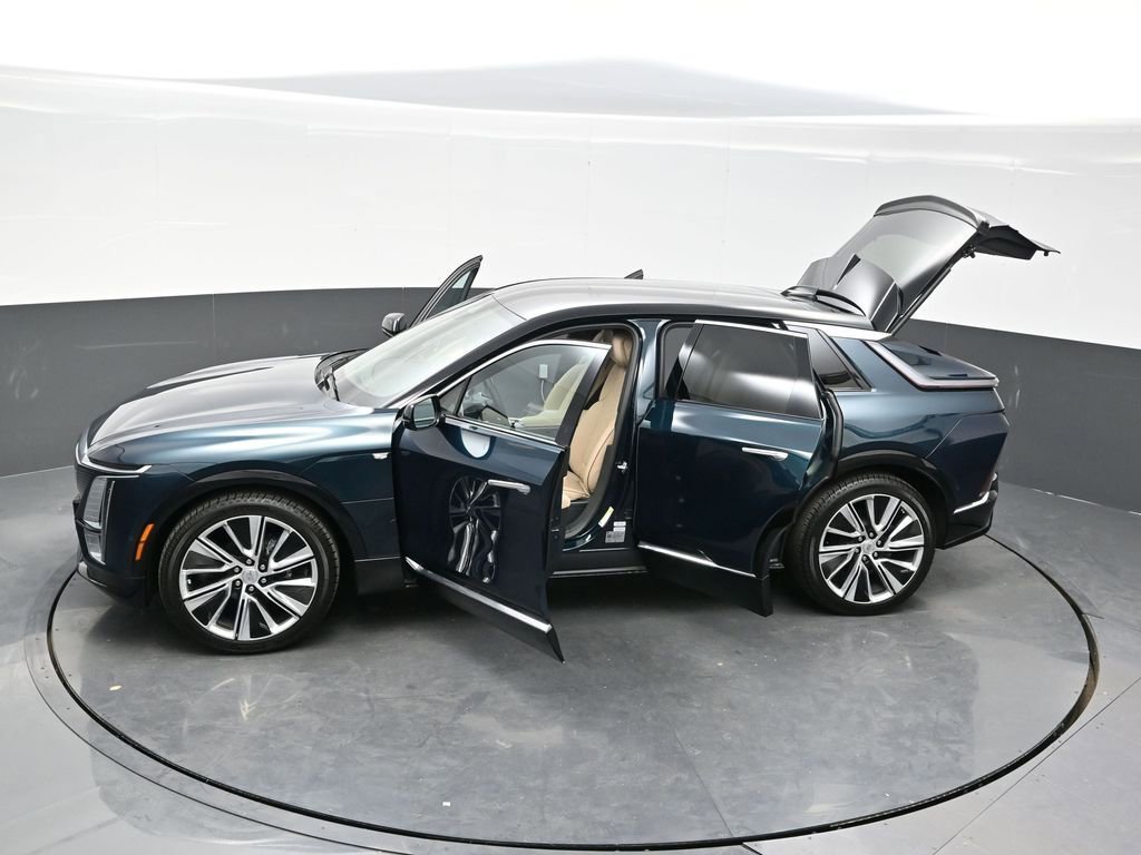2025 Cadillac LYRIQ Luxury 3 - Photo 36