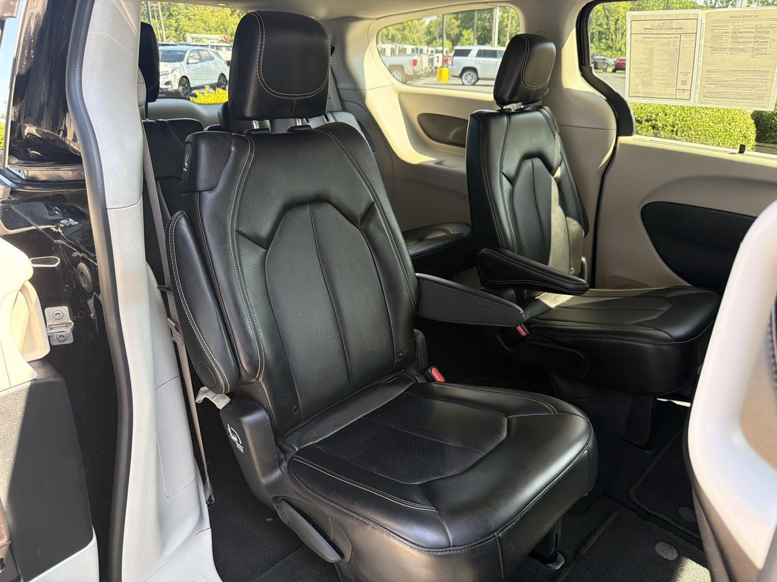 2024 Chrysler Pacifica Touring L - Photo 35