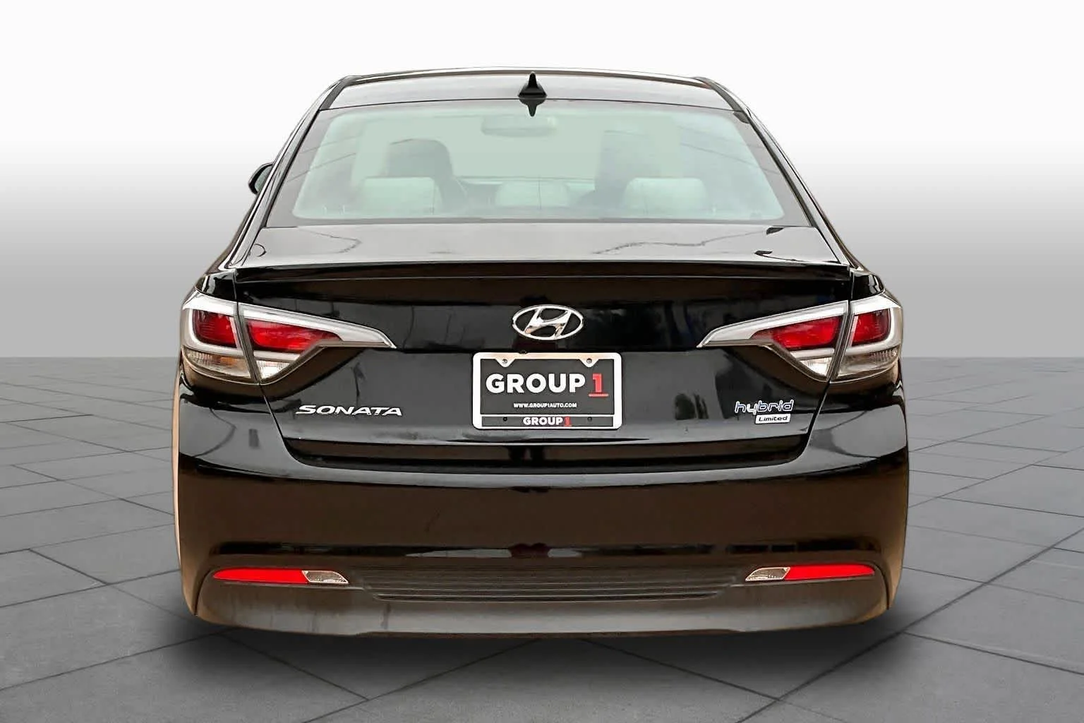 Used 2017 Eclipse Black Hyundai Limited image 5