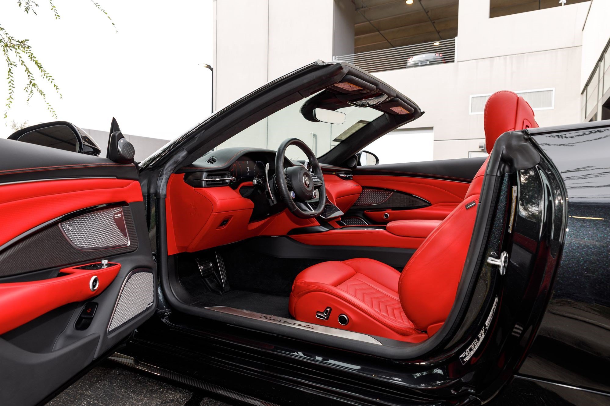 Used 2024 Nero Assoluto Maserati Trofeo image 25