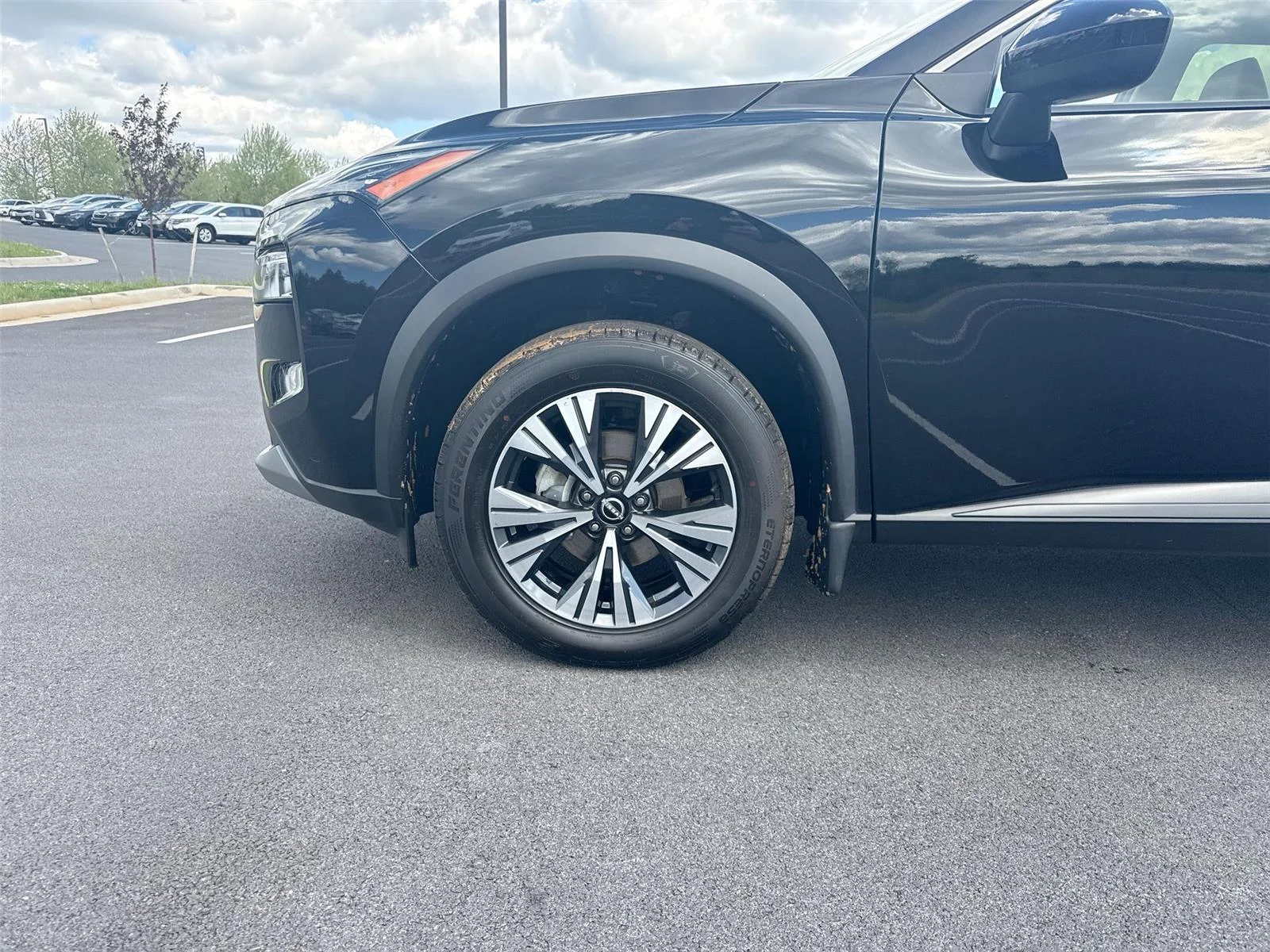 Used 2023 Super Black Nissan SV image 10