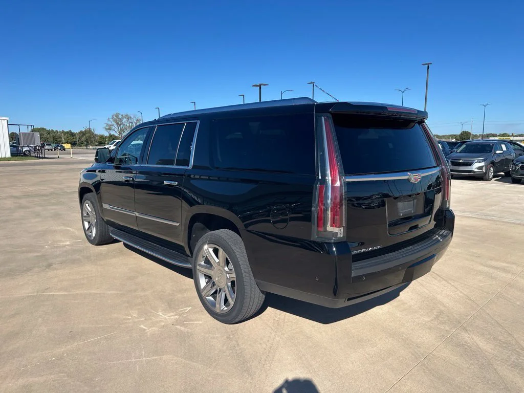 Used 2018 BLACK RAVEN Cadillac Luxury image 30