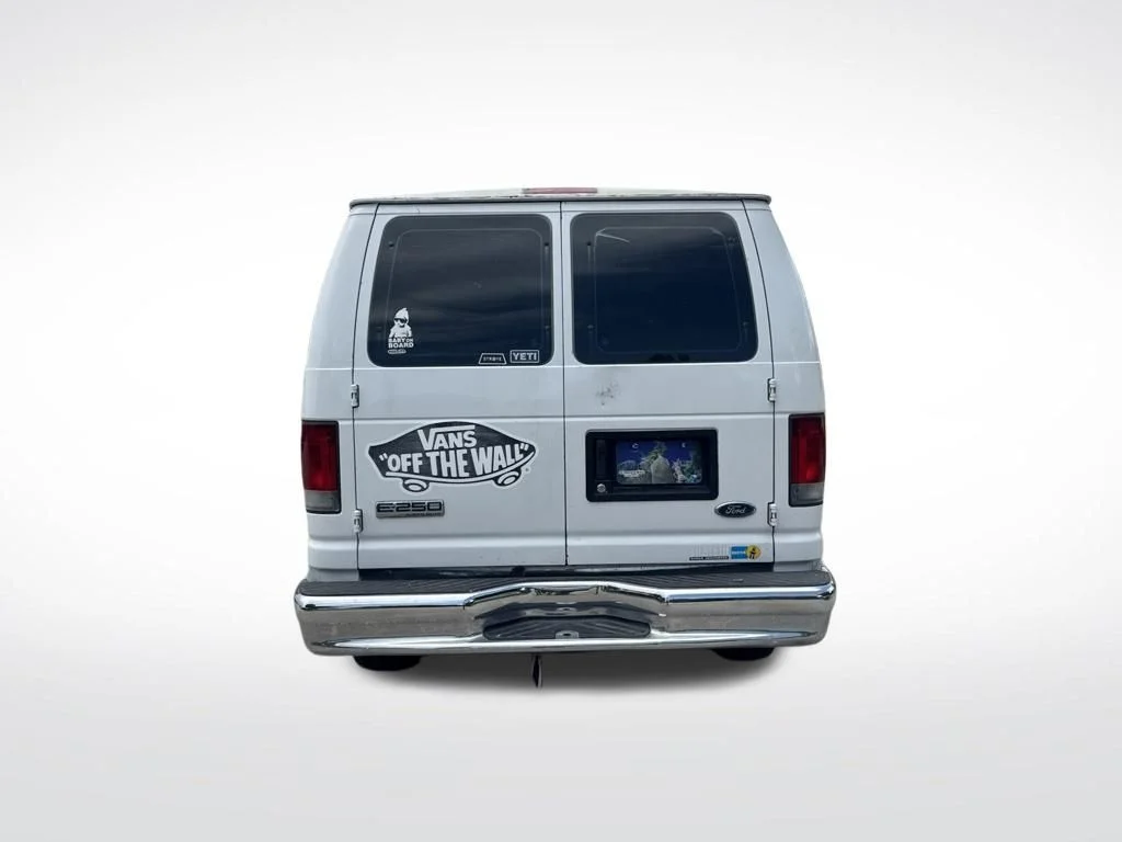 Used 2008  Ford Commercial image 7