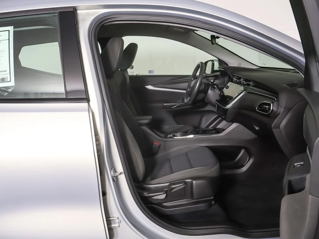 Used 2023 Silver Chevrolet LT image 27