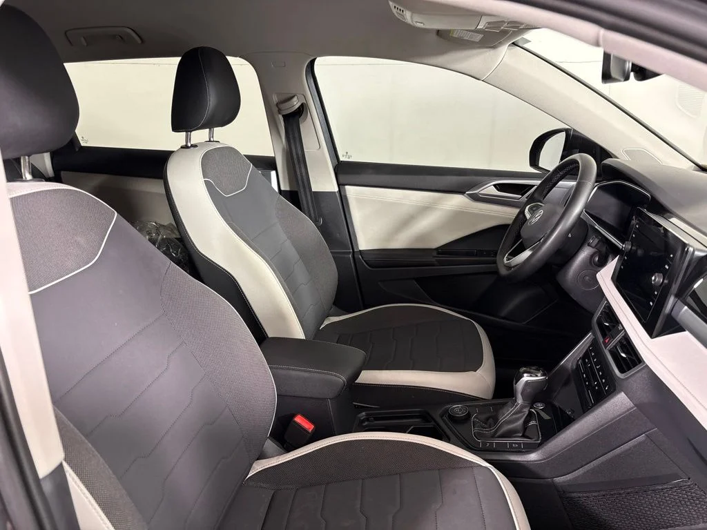 Used 2025 Gray Volkswagen 1.5T SE image 15