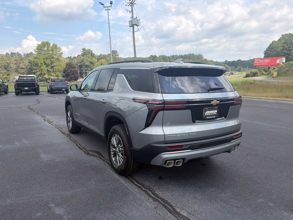 2027 Chevrolet Traverse LT - Photo 6