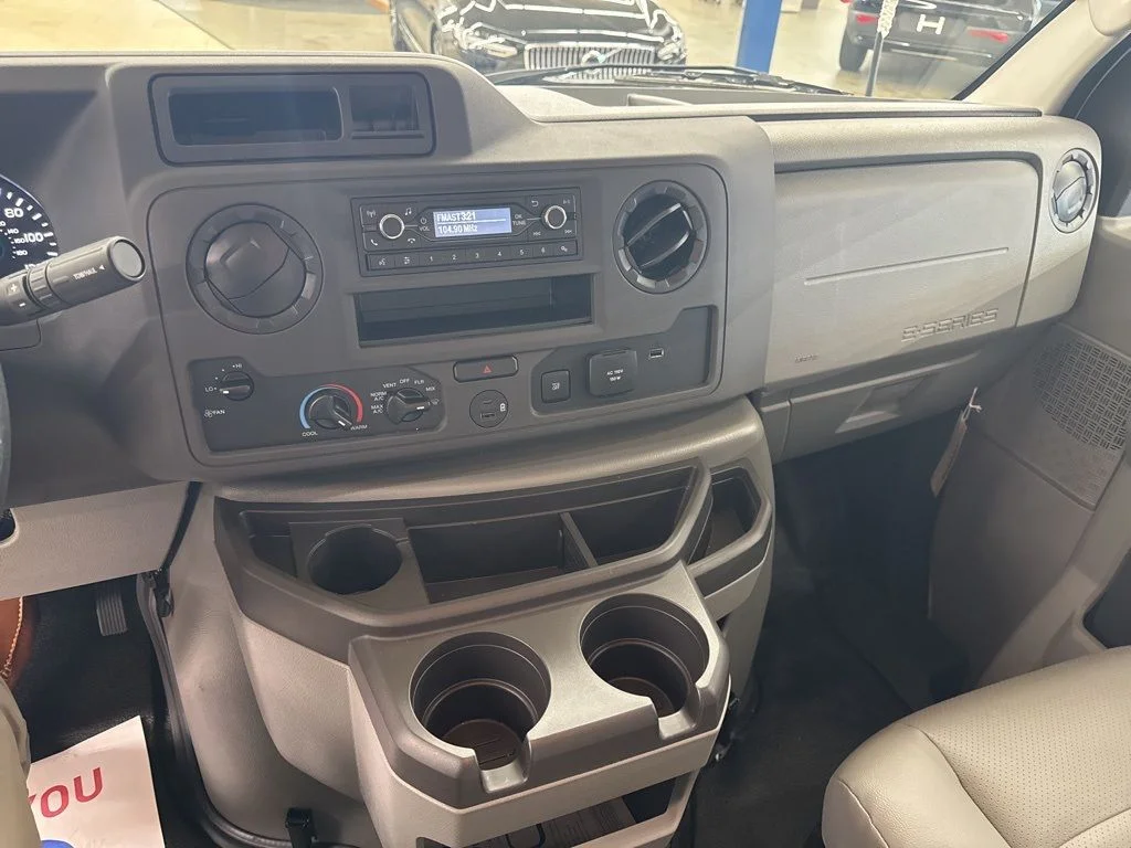New 2025 Oxford White Ford E-350 SRW image 26