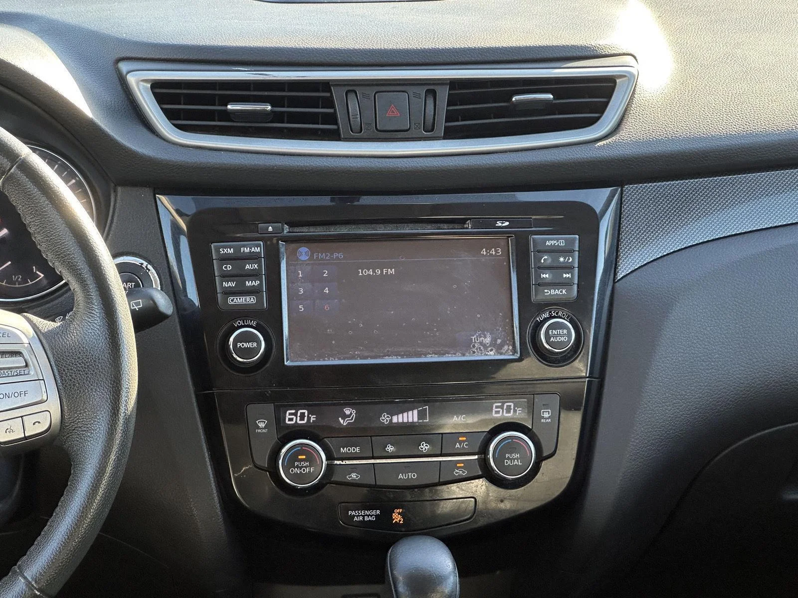 Used 2016 Brilliant Silver Nissan SL image 13