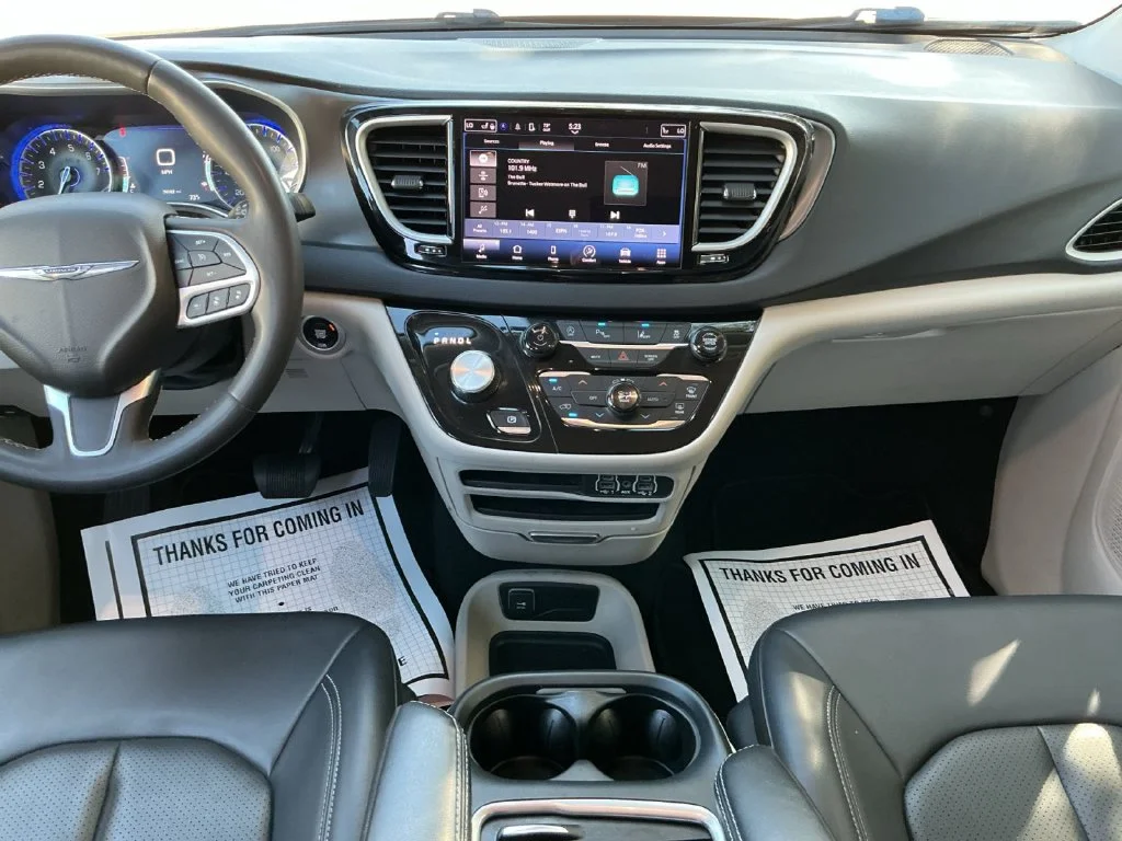Used 2023 Black Chrysler Touring L image 26